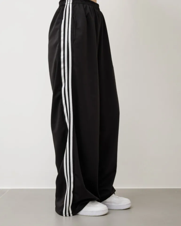 Pantaloni jogger con riga laterale – 6865